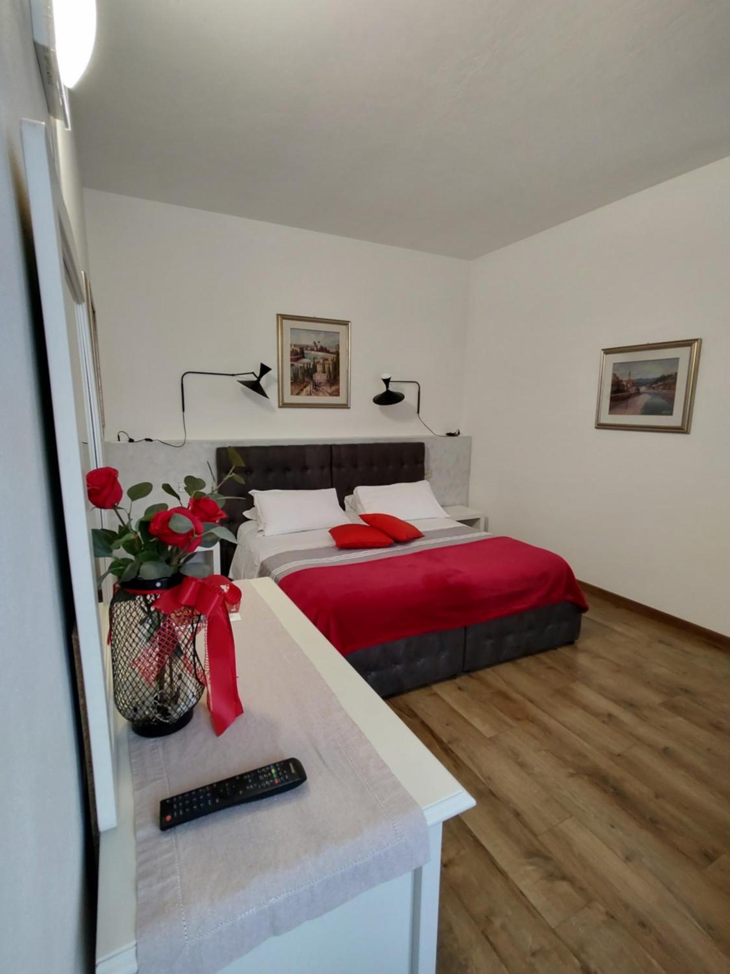 Verona Relax & Stay Rooms Exterior foto